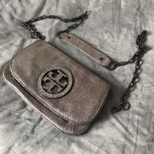 Metallic Silver Amanda Clutch w/ Strap EUC